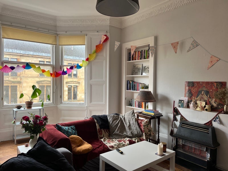 Room Mingarry Street in Glasgow
