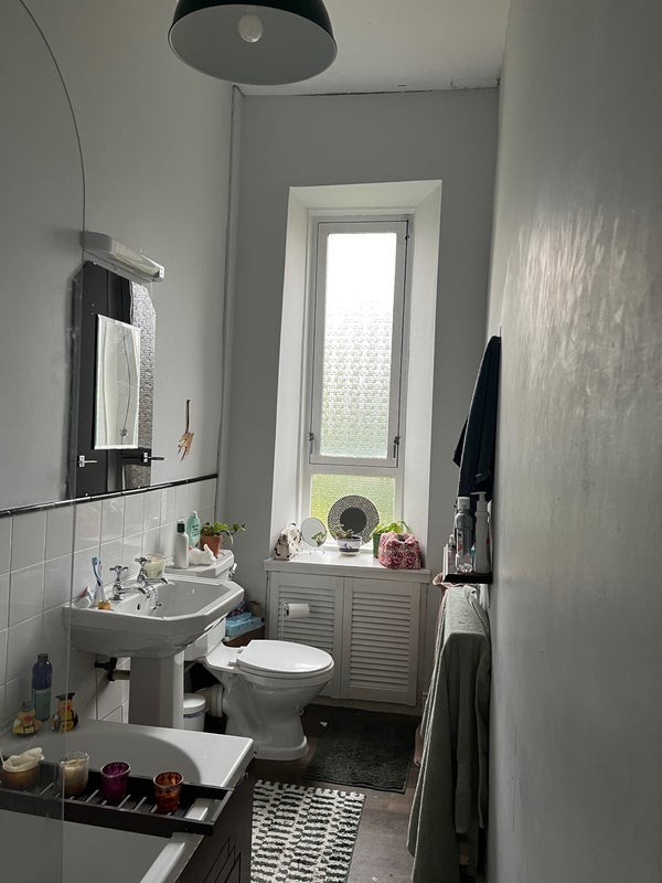 Room Mingarry Street in Glasgow