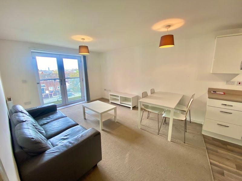 Flat Craven Drive in Salford