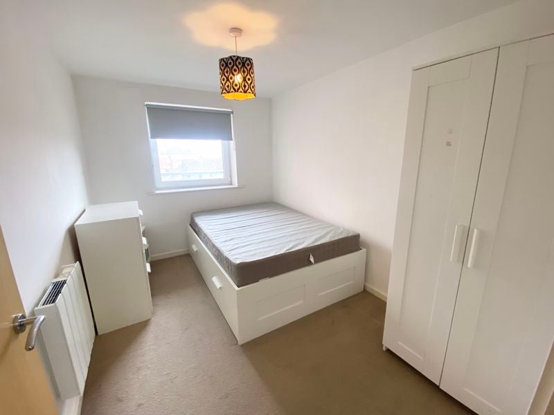 Flat Craven Drive in Salford