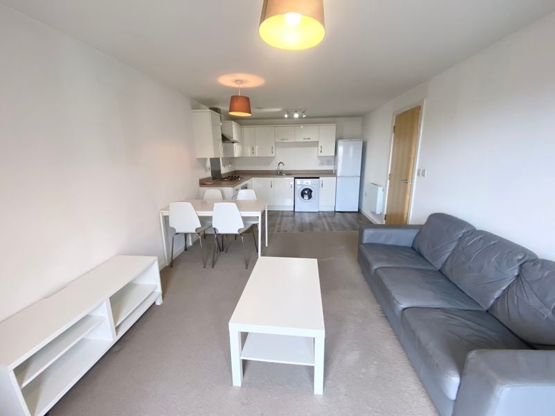 Flat Craven Drive in Salford