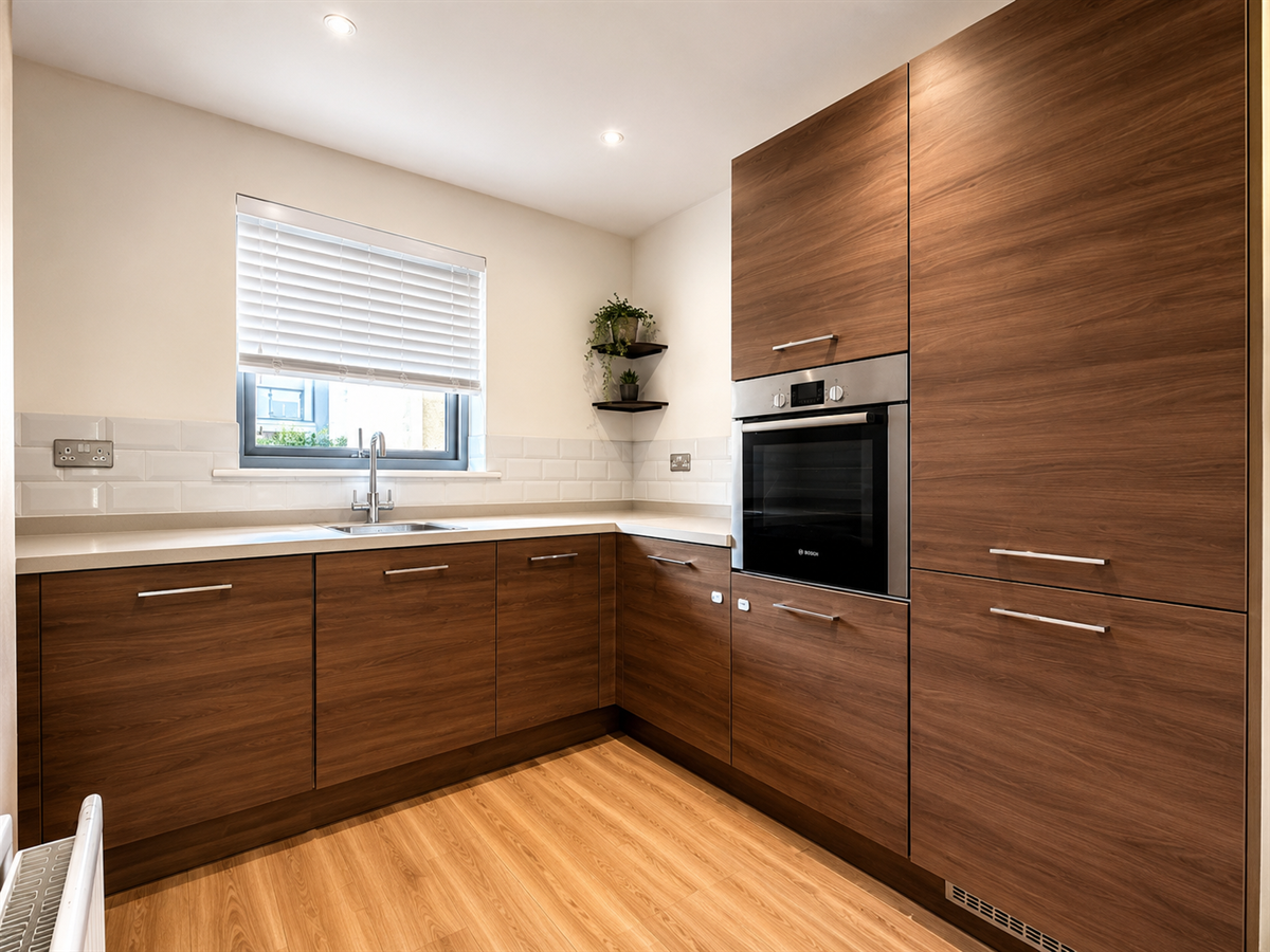 Flat Rollason Way in Brentwood