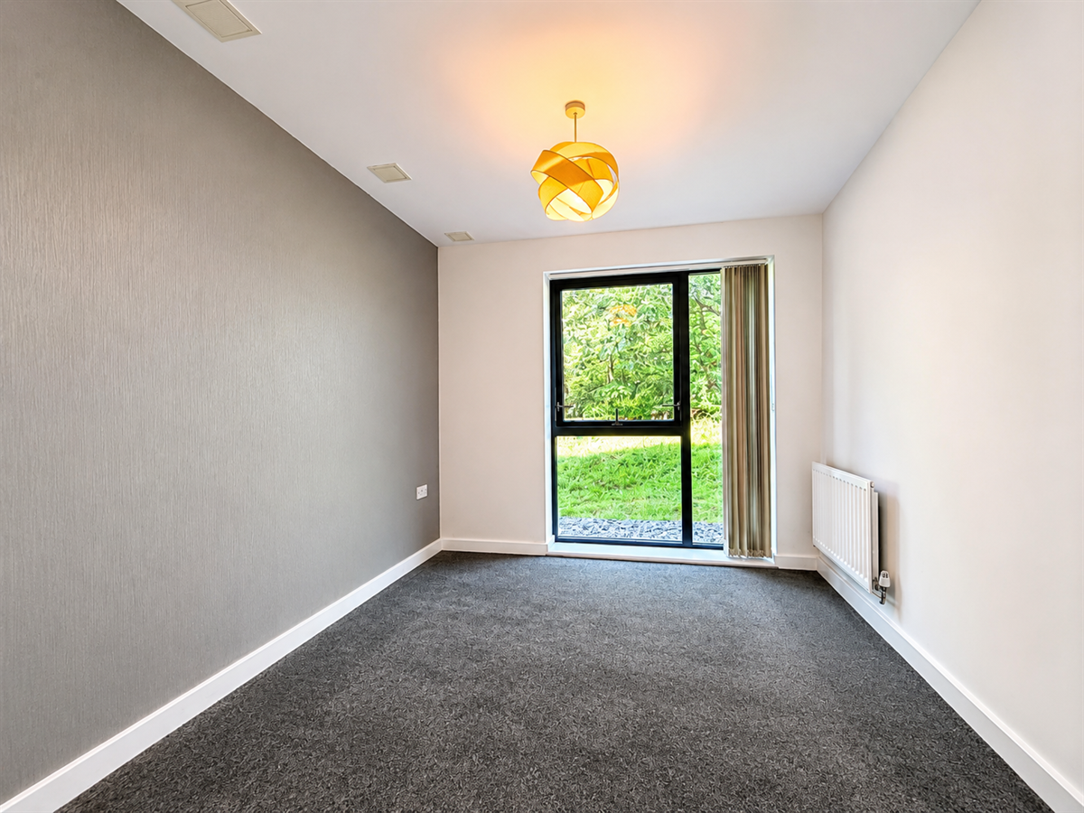 Flat Rollason Way in Brentwood