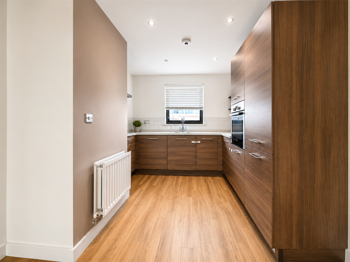 Flat Rollason Way in Brentwood