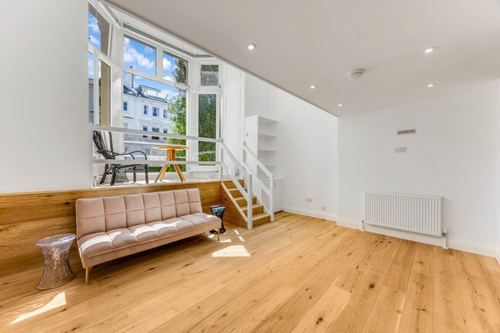Flat Belsize Park Gardens in Greater London