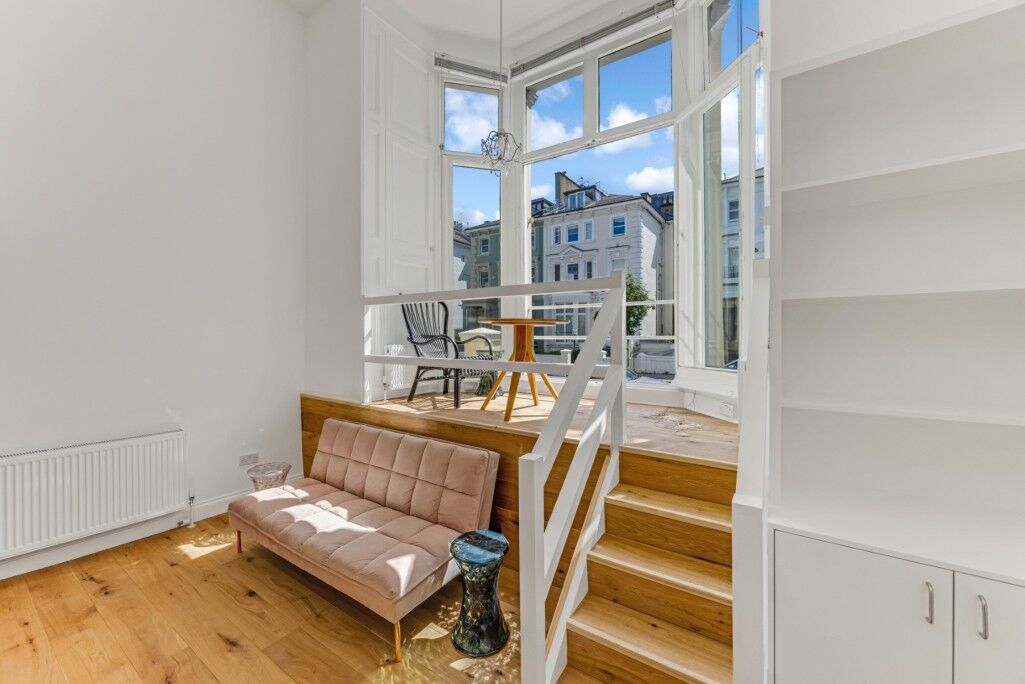 Flat Belsize Park Gardens in Greater London