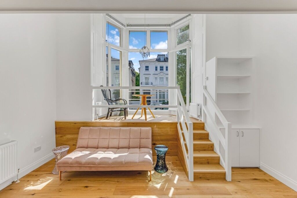 Flat Belsize Park Gardens in Greater London