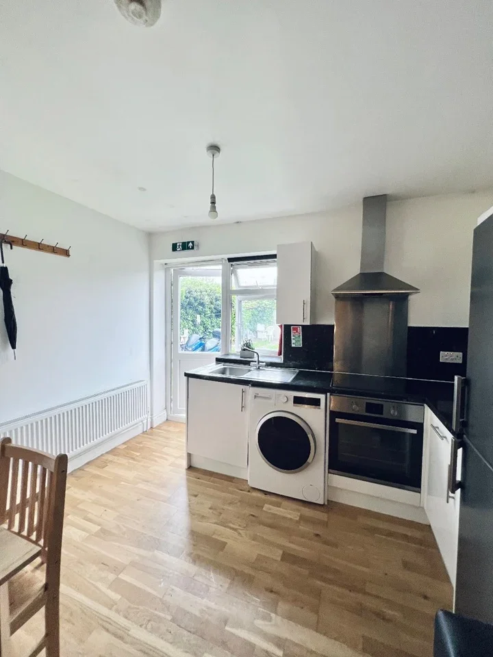 Flat Vivian Avenue in Greater London