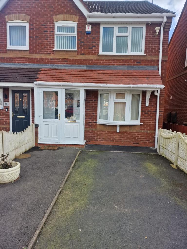 House Teal Grove in Darlaston