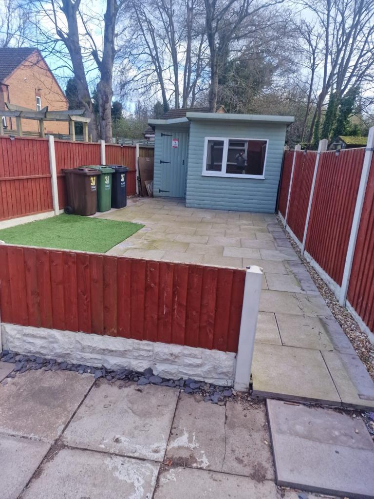 House Teal Grove in Darlaston