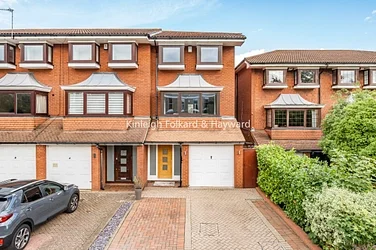 House Bromley Grove in Greater London