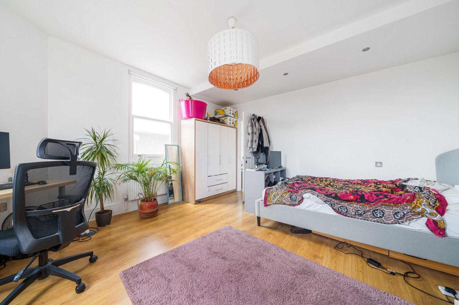 Flat Acre Lane in Greater London