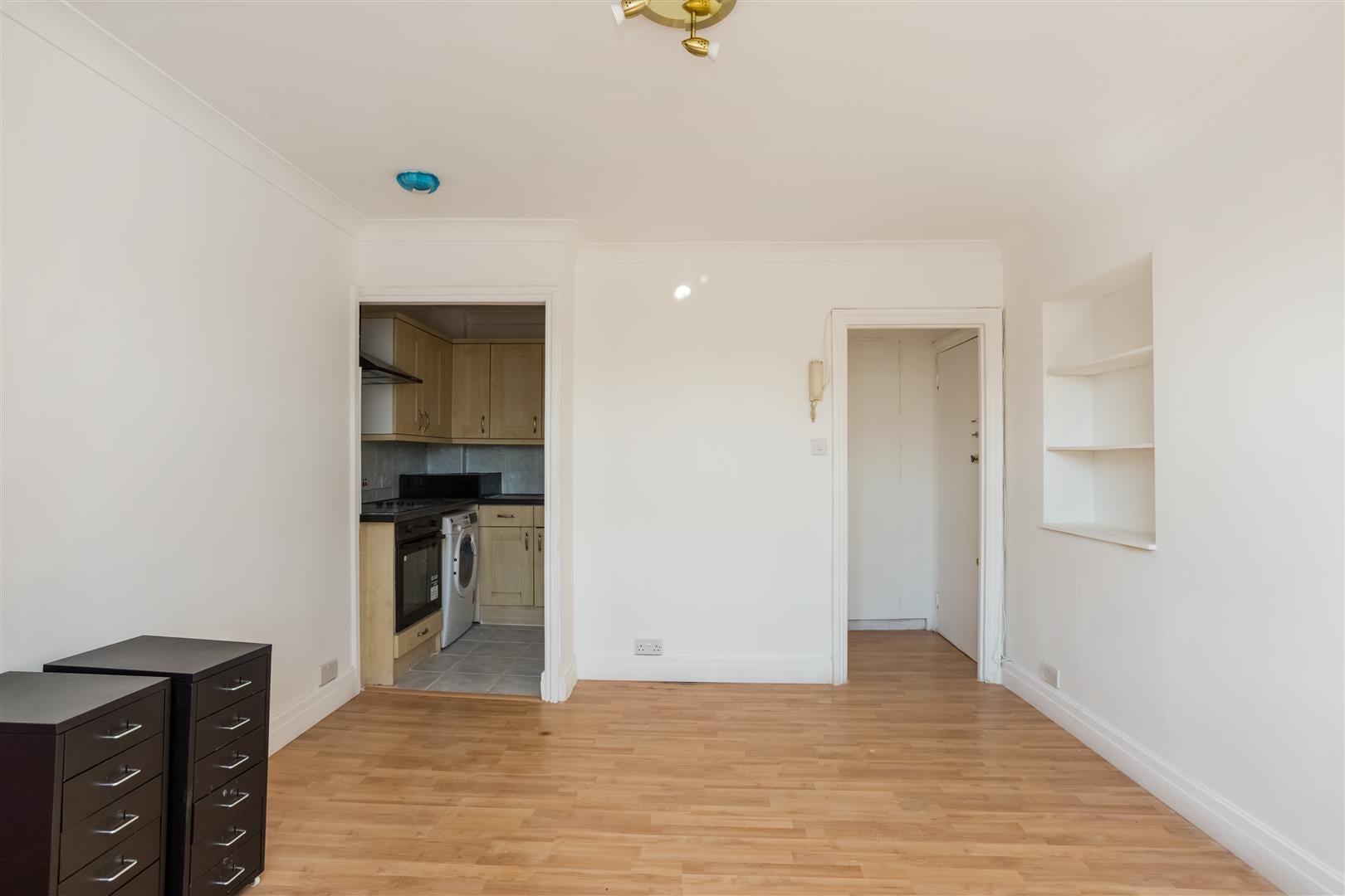 Flat Windsor Road in Greater London