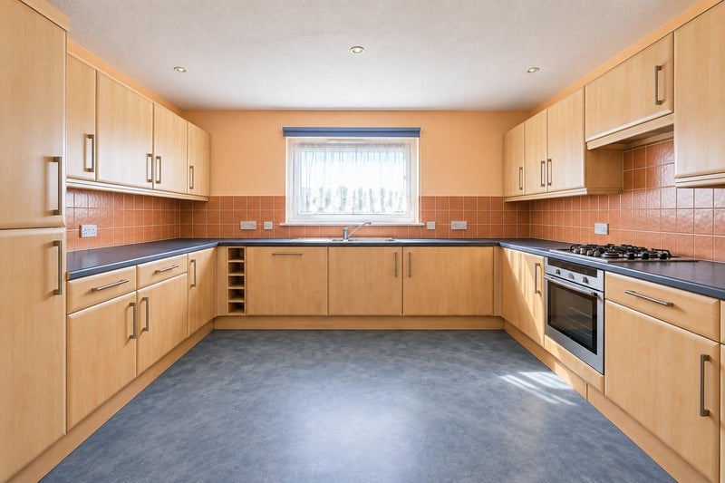Flat Patrick Connolly Gardens in Greater London