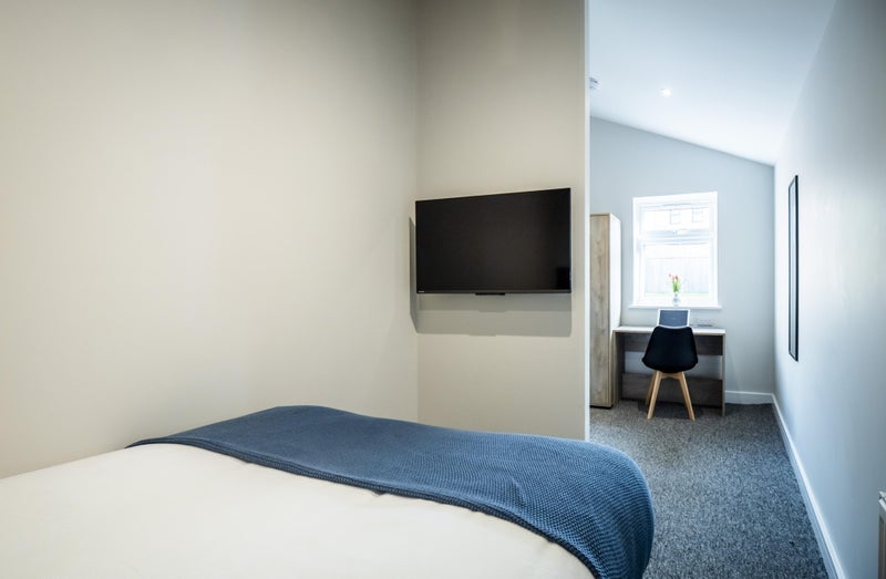 Room Crome Road in Bristol