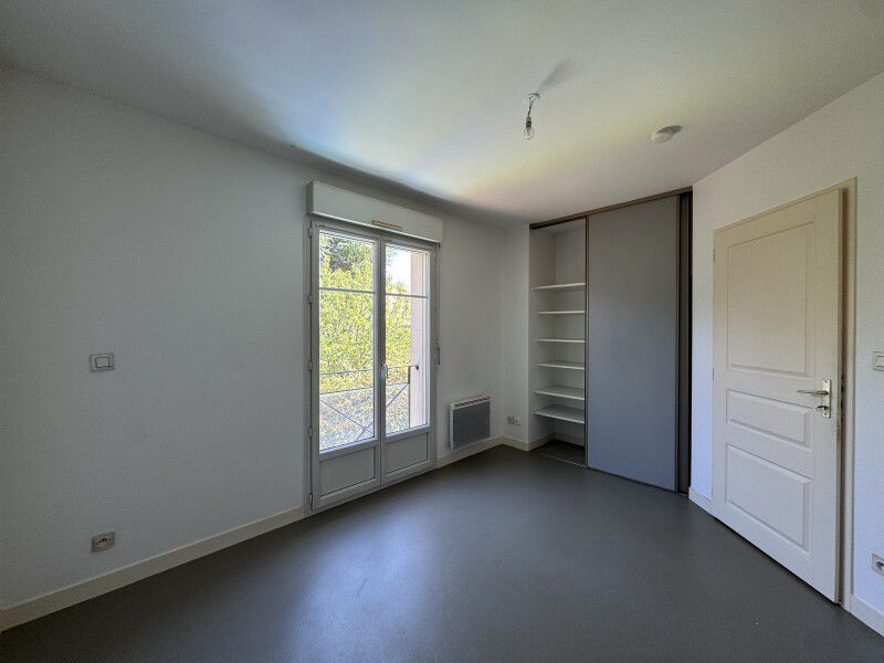 Flat Rue Henri Boussion in Saint-Jean-de-la-Ruelle