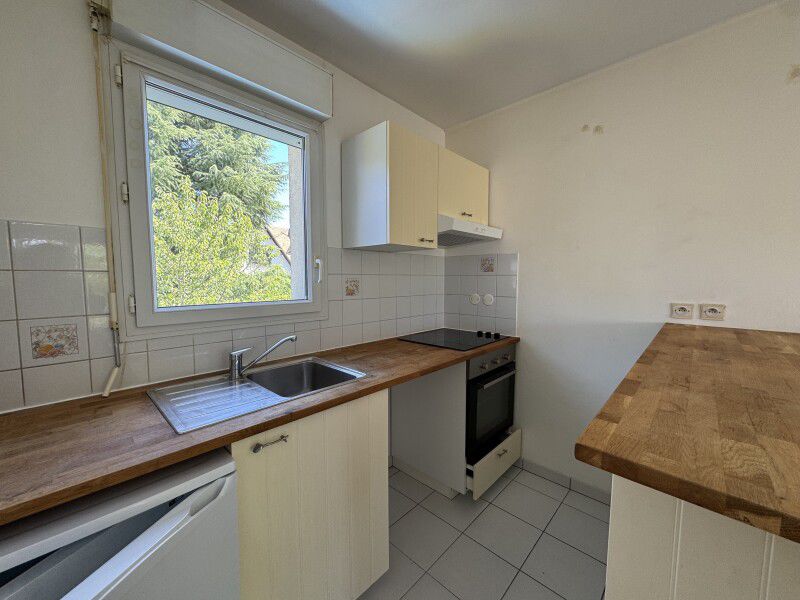 Flat Rue Henri Boussion in Saint-Jean-de-la-Ruelle