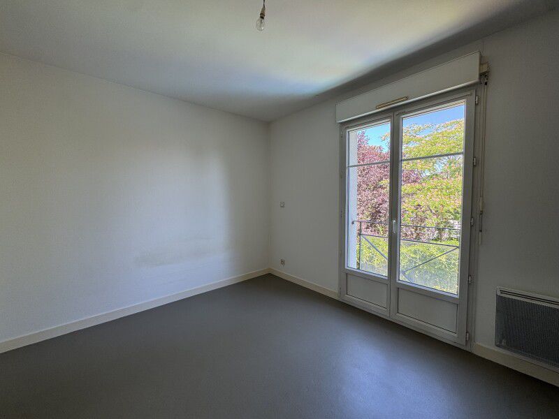 Flat Rue Henri Boussion in Saint-Jean-de-la-Ruelle