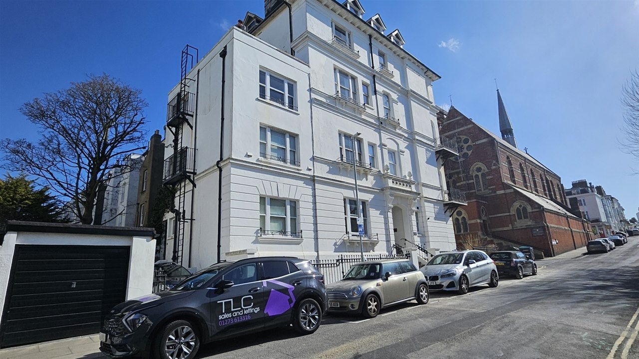 Flat Victoria Road in Brighton