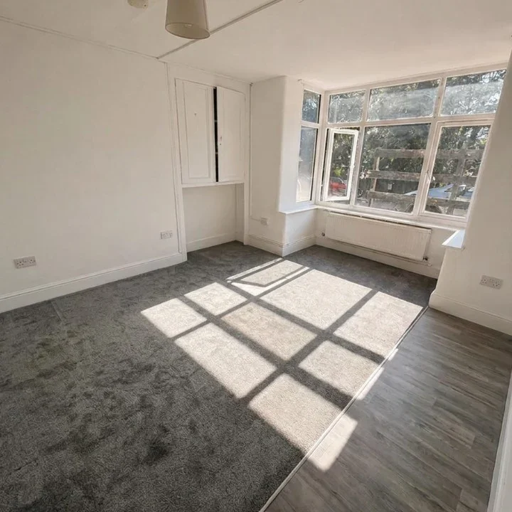 Flat Priory Avenue in High Wycombe