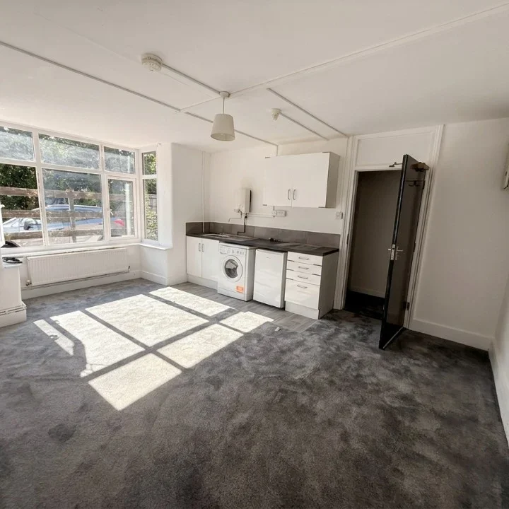 Flat Priory Avenue in High Wycombe