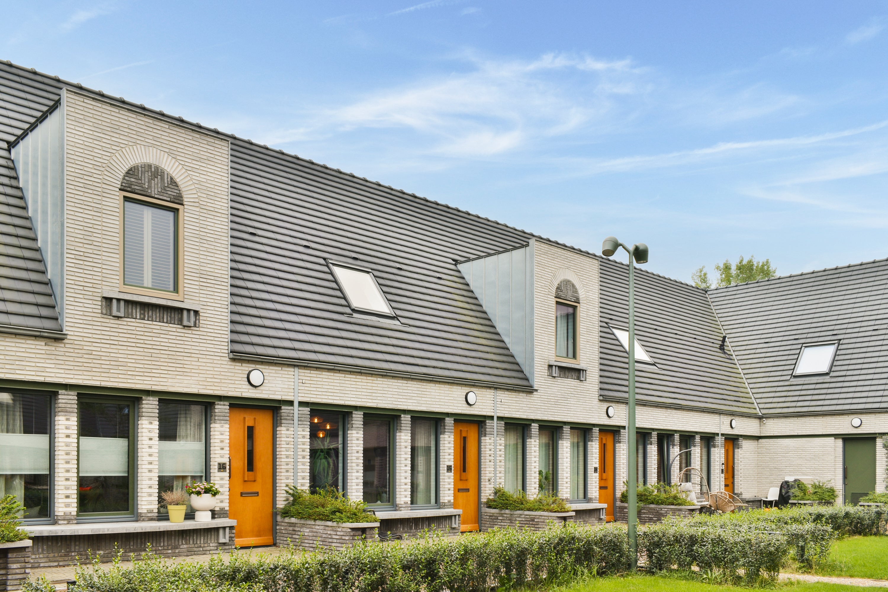 Tussenwoning te koop: Pietje de Fluiterhof 15, Rotterdam