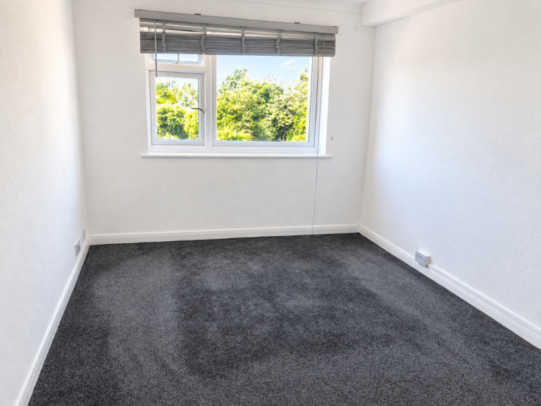 Flat Goodmayes Lane in Greater London