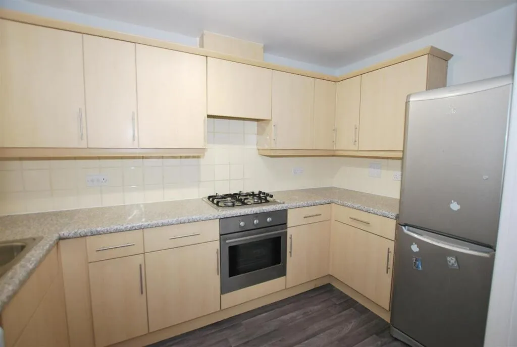 Flat Forty Avenue in Greater London