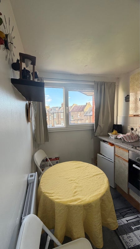 Room Bakersfield in Greater London