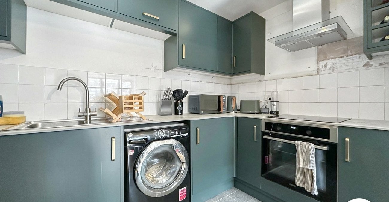 Flat Frances Street in Greater London
