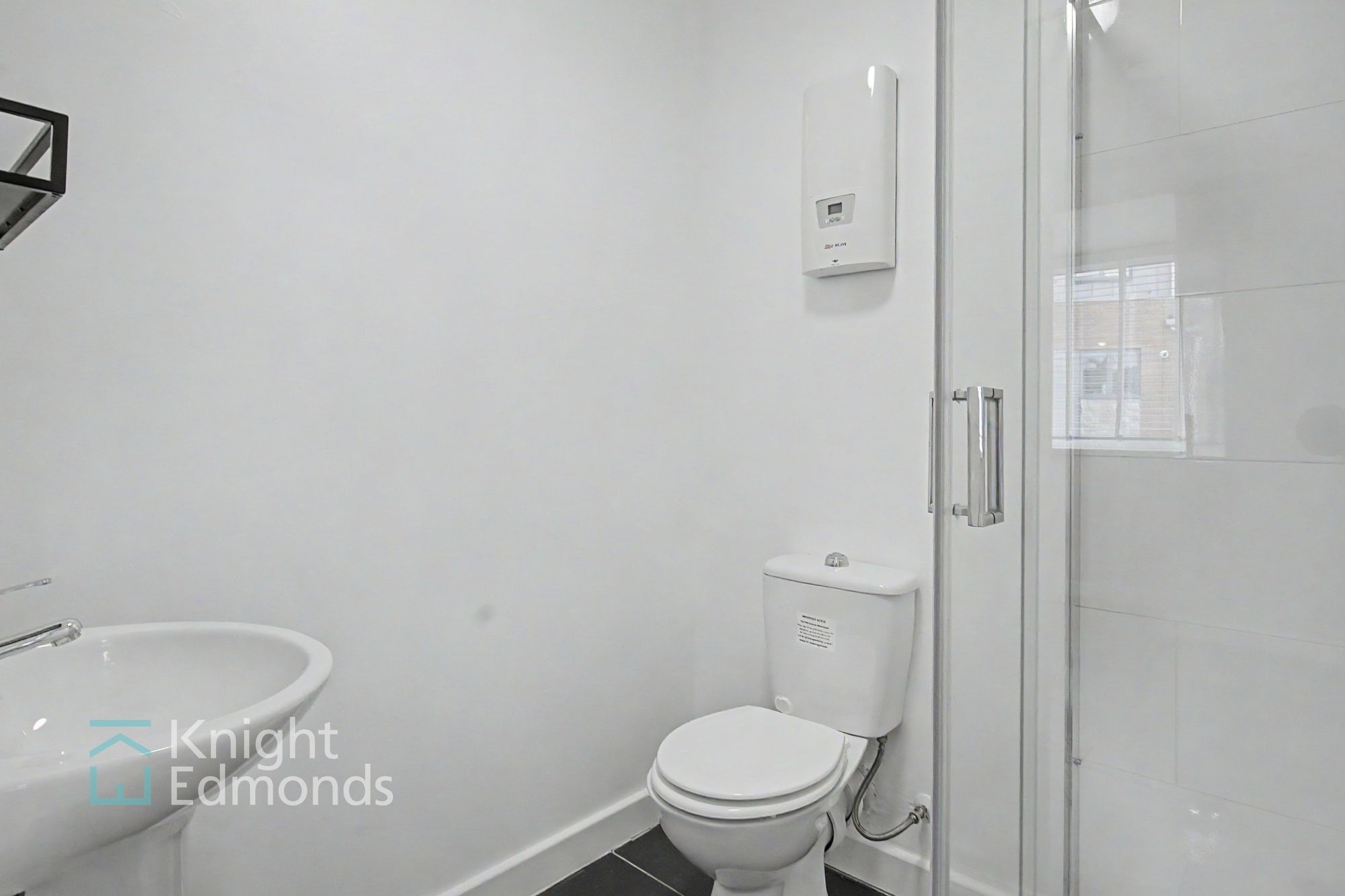 Flat Sittingbourne Road in Maidstone
