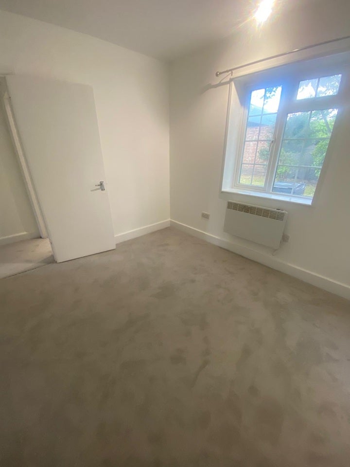 Room Park Road in Greater London