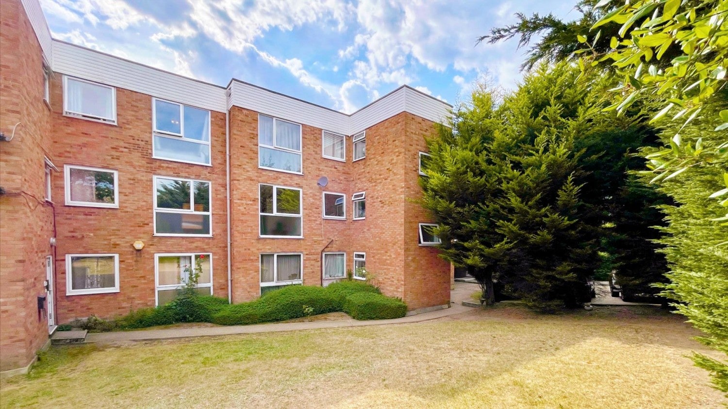 Flat Princes Road in Greater London