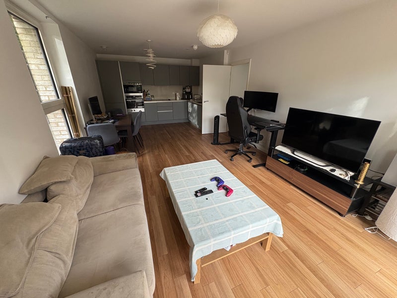 Room Naomi Street in Greater London