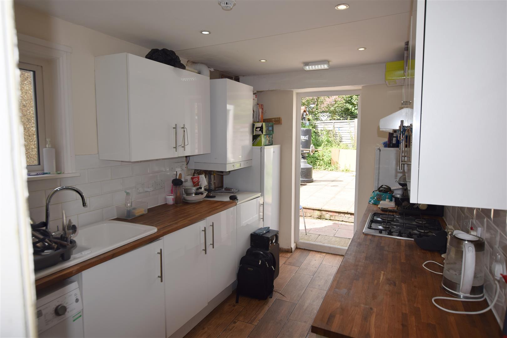 Room Vicarage Road in Watford