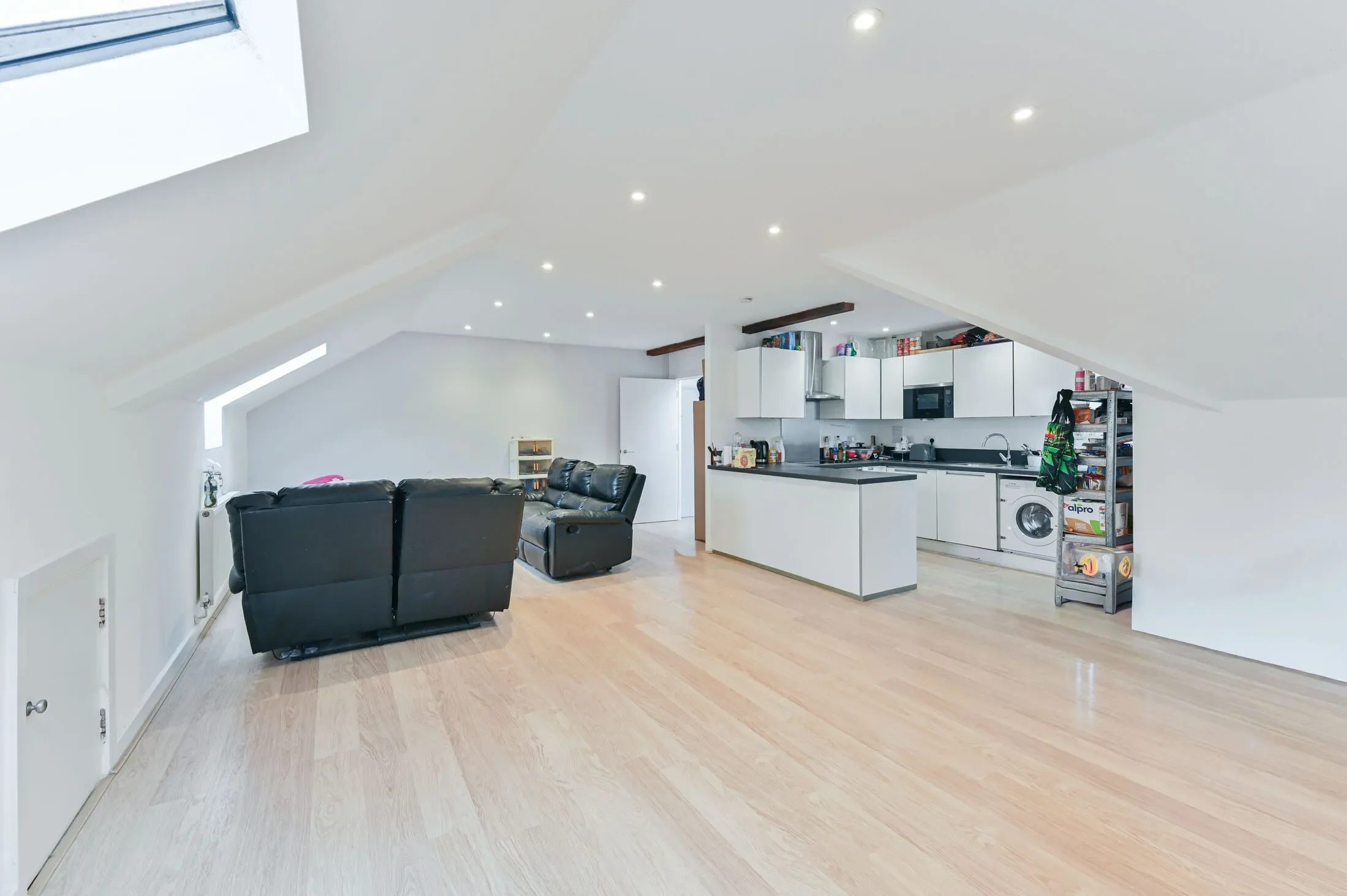 Flat London Road in Greater London