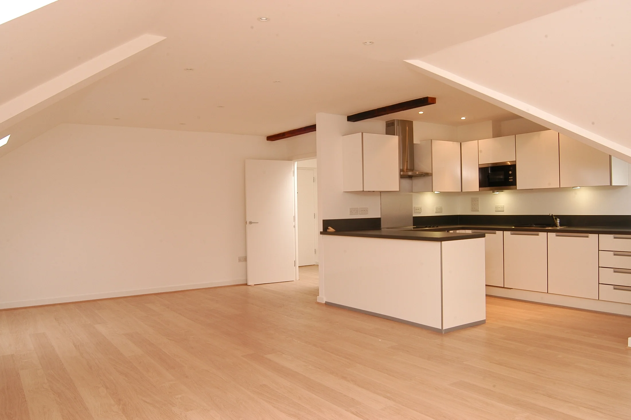 Flat London Road in Greater London