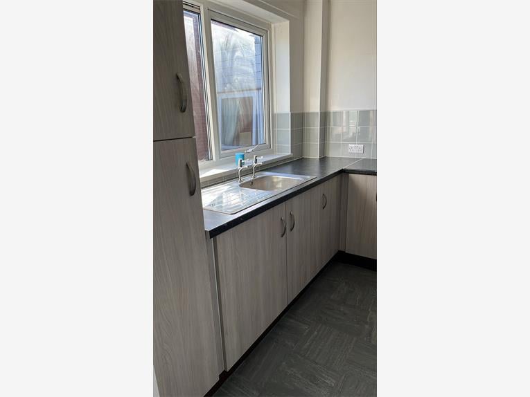 Flat Lindale Court in Shrewsbury