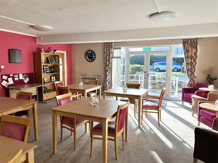 Flat Lindale Court in Shrewsbury