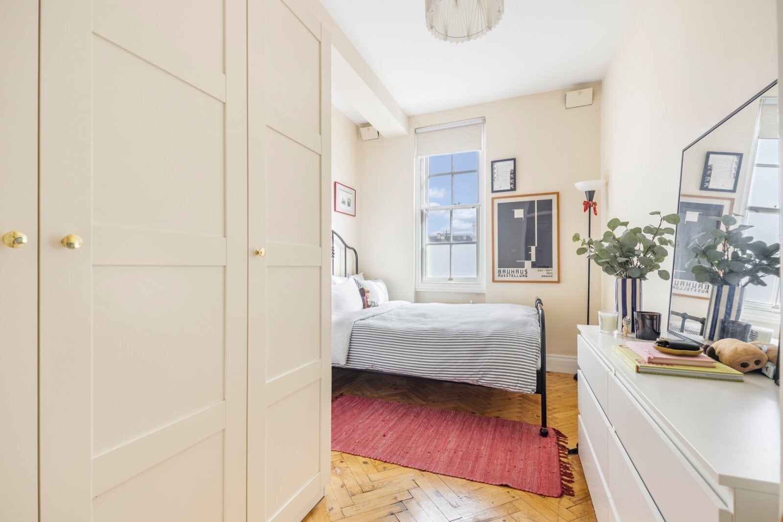 Flat Queensway in City of Westminster