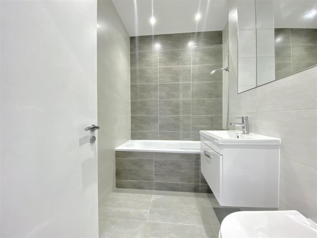 Flat Mote Road in Maidstone