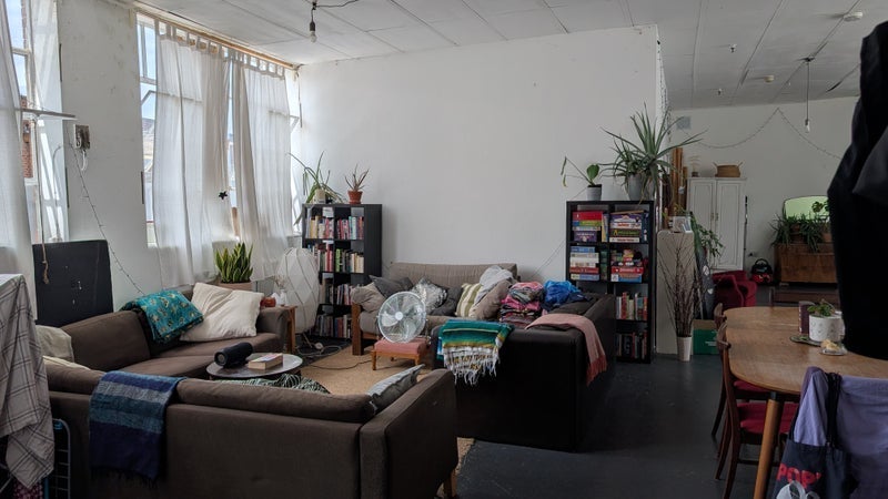 Room Markfield Road in Greater London