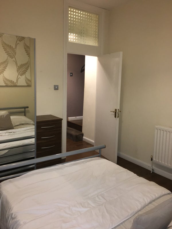 Room Overstone Road in Greater London