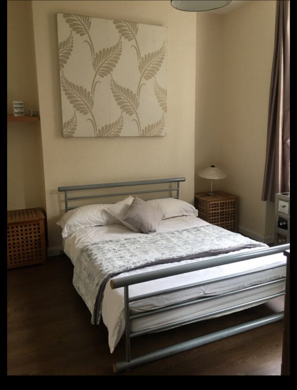 Room Overstone Road in Greater London