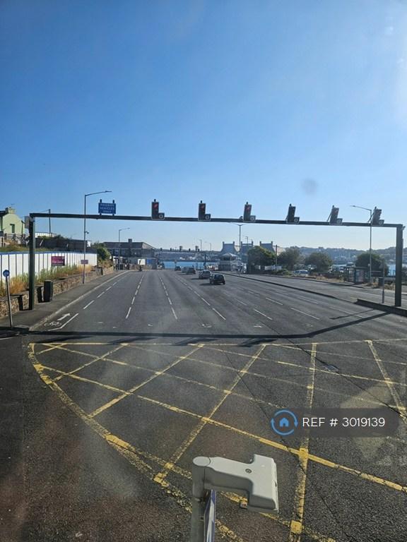 Room Hooper Street in Torpoint