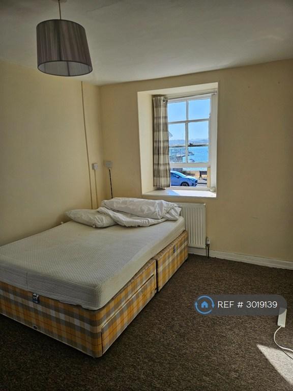 Room Hooper Street in Torpoint