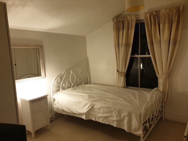 Room Sandbourne Road in Greater London