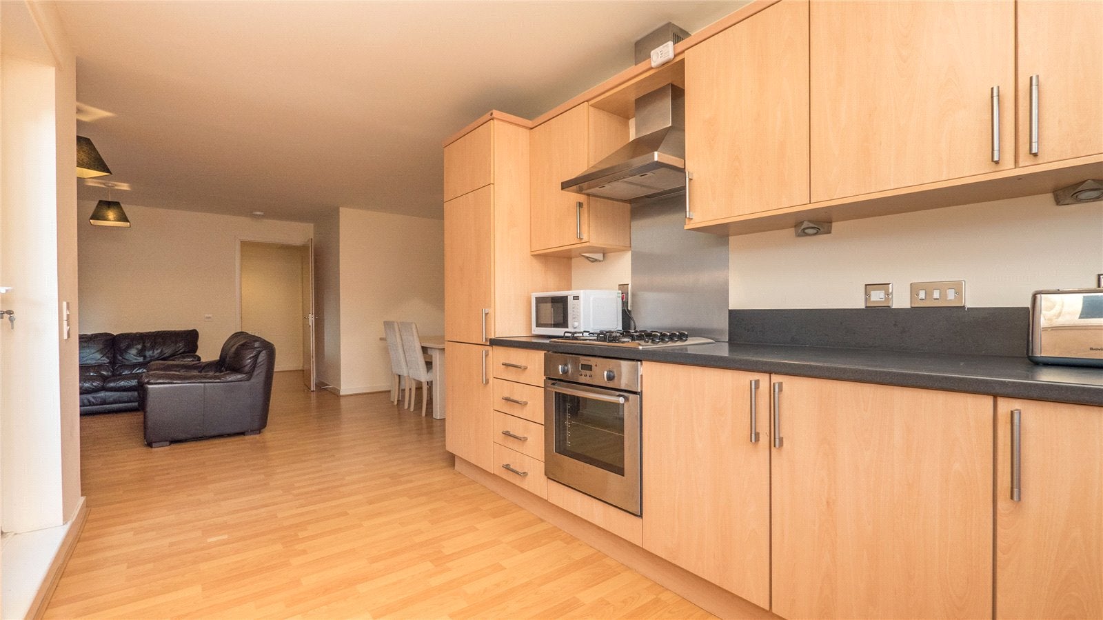 Flat Hawkhill Close in City of Edinburgh