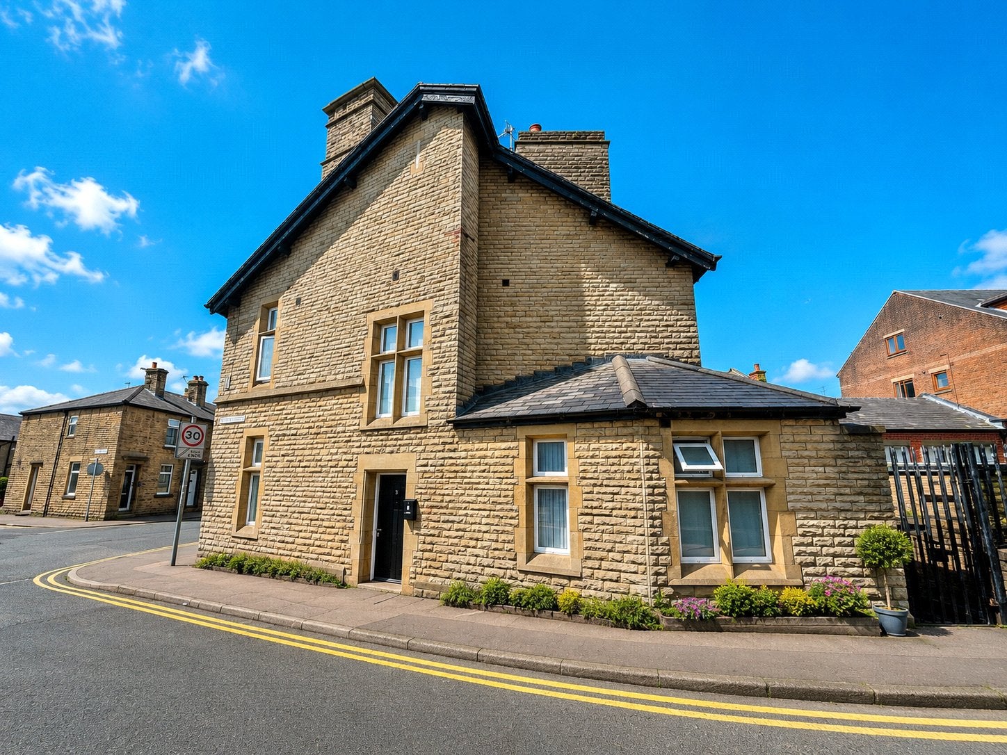Flat Newhey Road in Rochdale