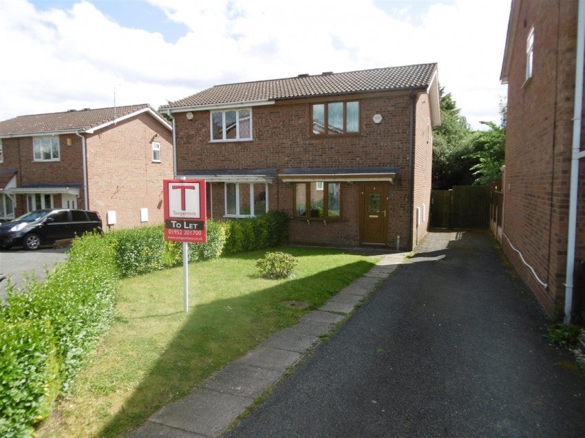House Earls Drive in Dawley